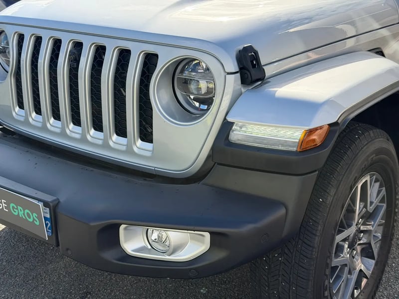 Photo de la voiture JEEP WRANGLER Unlimited 4xe 2.0 l T 380 ch PHEV 4x4 BVA8 Sahara
