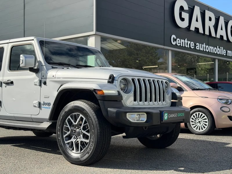 Photo de la voiture JEEP WRANGLER Unlimited 4xe 2.0 l T 380 ch PHEV 4x4 BVA8 Sahara