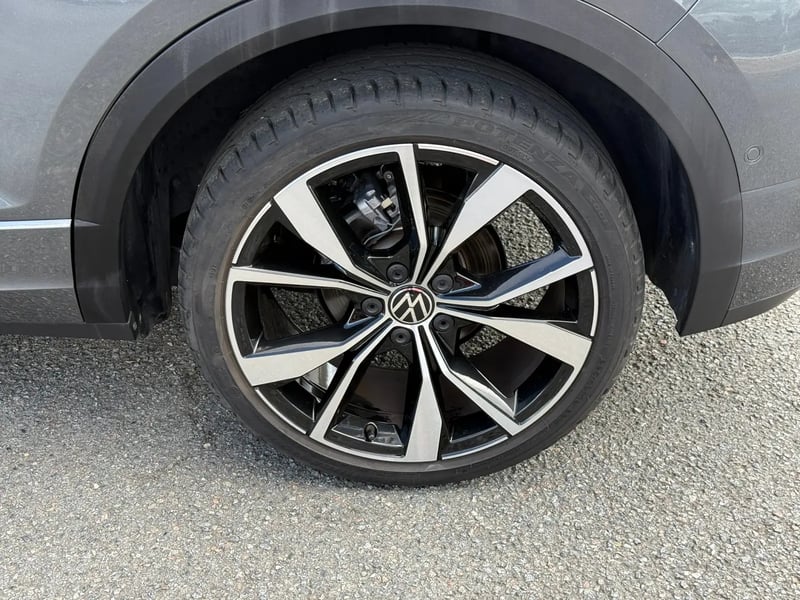 Photo de la voiture VOLKSWAGEN T-ROC 1.5 TSI EVO2 150 Start/Stop DSG7 R-Line