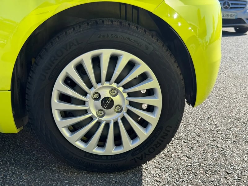 Photo de la voiture FIAT 500e BERLINE 500 e 95 ch Nouvelle 500