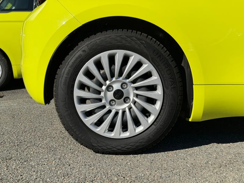 Photo de la voiture FIAT 500e BERLINE 500 e 95 ch Nouvelle 500