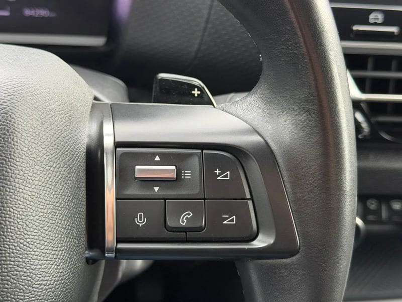 Photo de la voiture CITROEN C4 PureTech 130 S&S EAT8 Shine