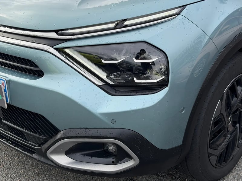 Photo de la voiture CITROEN C4 PureTech 130 S&S EAT8 Shine
