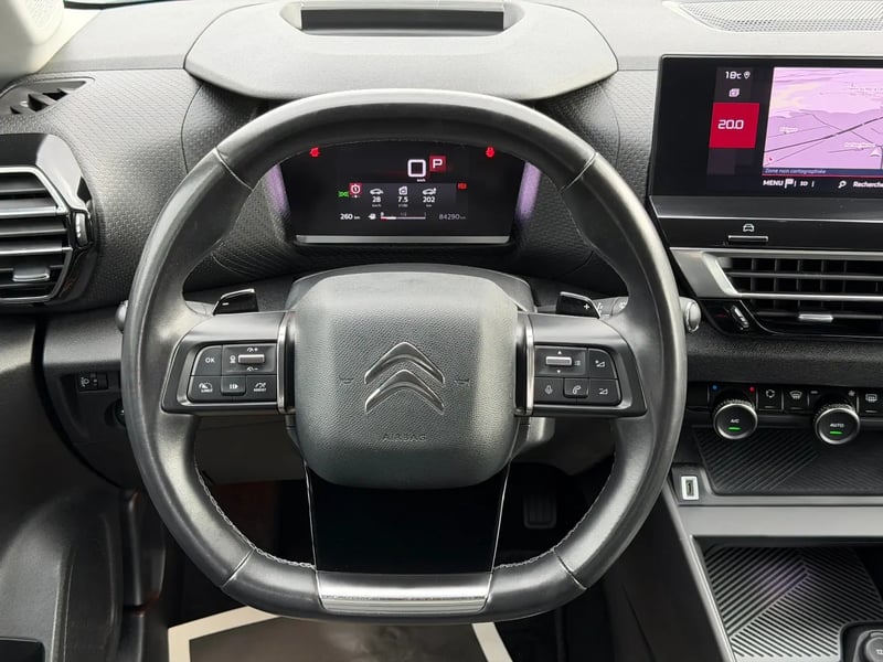 Photo de la voiture CITROEN C4 PureTech 130 S&S EAT8 Shine