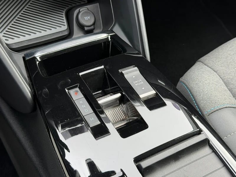 Photo de la voiture CITROEN C4 PureTech 130 S&S EAT8 Shine