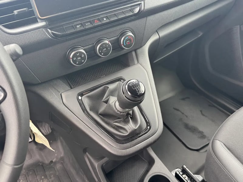 Photo de la voiture RENAULT KANGOO VAN L2 BLUE DCI 115 GRAND CONFORT - CAISSE ISOTHERME