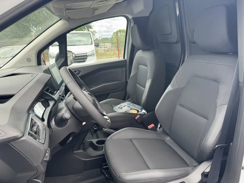 Photo de la voiture RENAULT KANGOO VAN L2 BLUE DCI 115 GRAND CONFORT - CAISSE ISOTHERME
