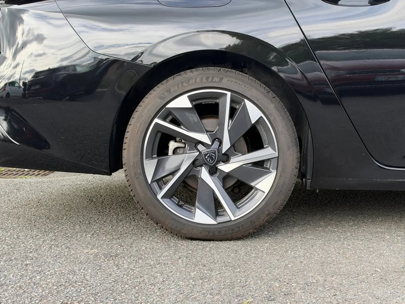 Photo de la voiture PEUGEOT 308 SW BlueHDi 130ch S&S EAT8 Allure