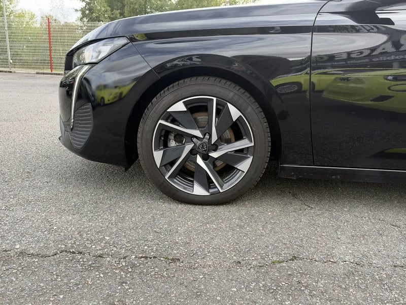 Photo de la voiture PEUGEOT 308 SW BlueHDi 130ch S&S EAT8 Allure