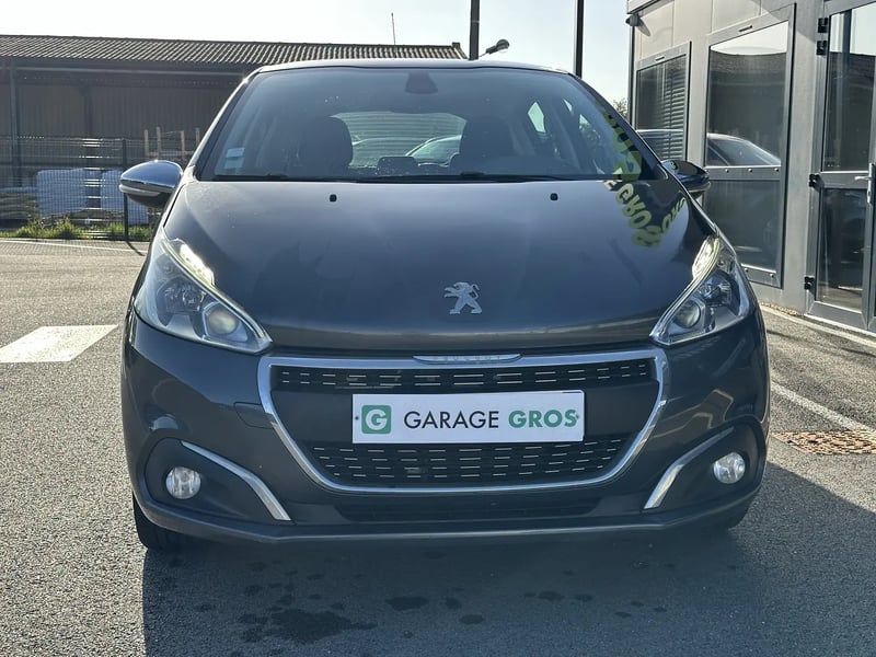 Photo de la voiture PEUGEOT 208 1.2 PureTech 82ch BVM5 Allure