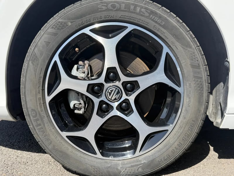 Photo de la voiture MG MG3 1.5 L Hybrid+ 195 ch Comfort