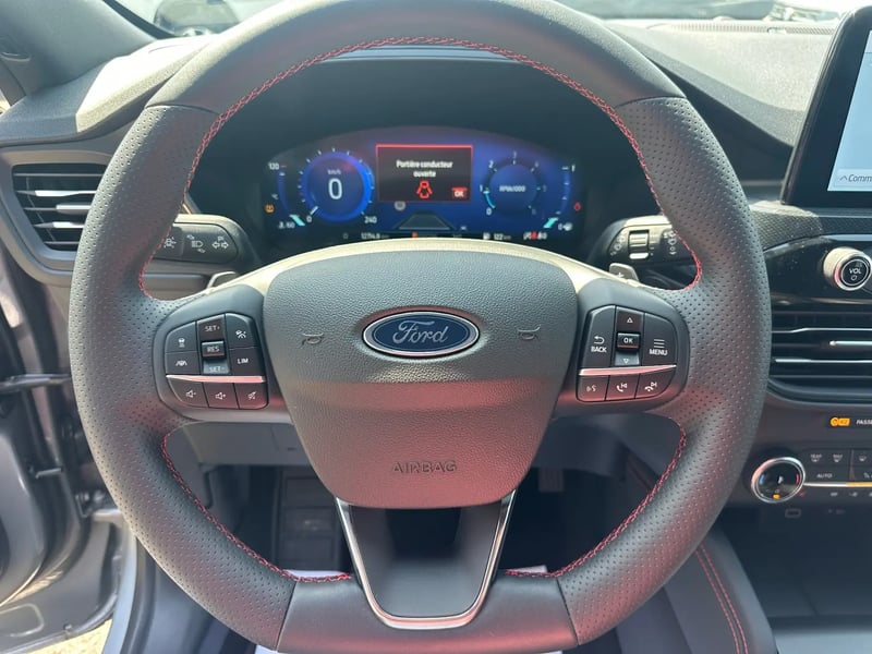 Photo de la voiture FORD KUGA 2.0 EcoBlue 120 Powershift ST-Line - 5P