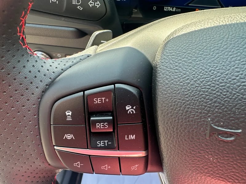 Photo de la voiture FORD KUGA 2.0 EcoBlue 120 Powershift ST-Line - 5P