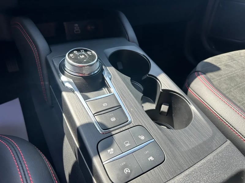 Photo de la voiture FORD KUGA 2.0 EcoBlue 120 Powershift ST-Line - 5P