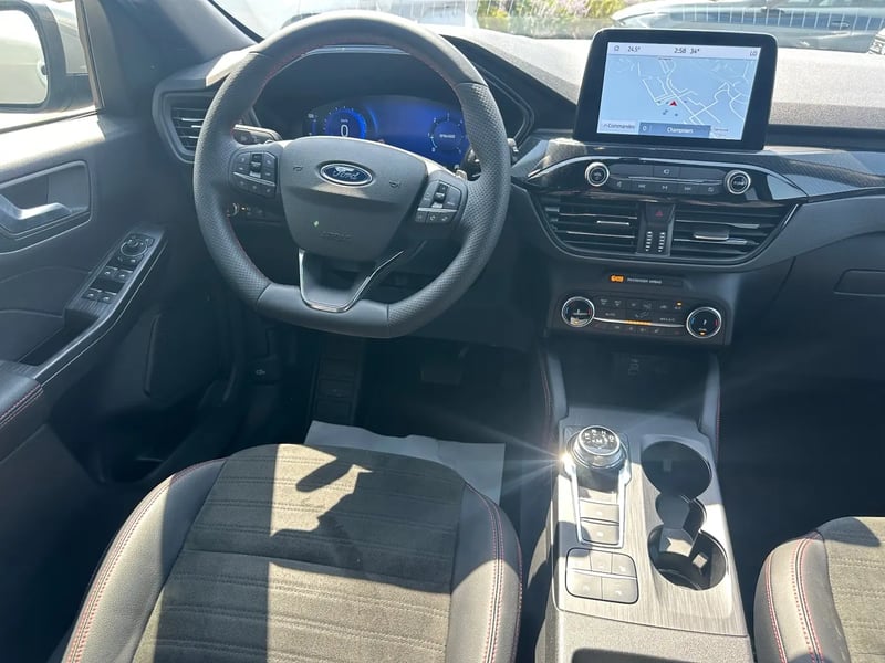 Photo de la voiture FORD KUGA 2.0 EcoBlue 120 Powershift ST-Line - 5P