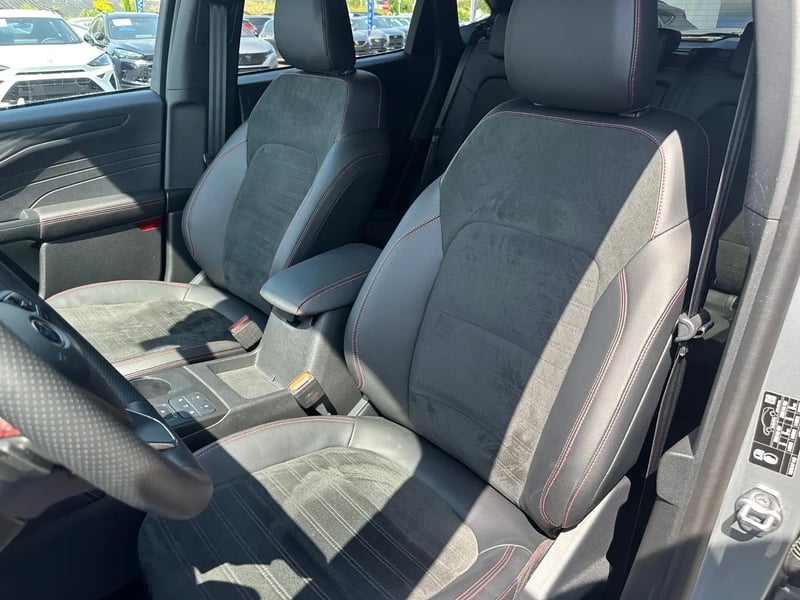 Photo de la voiture FORD KUGA 2.0 EcoBlue 120 Powershift ST-Line - 5P