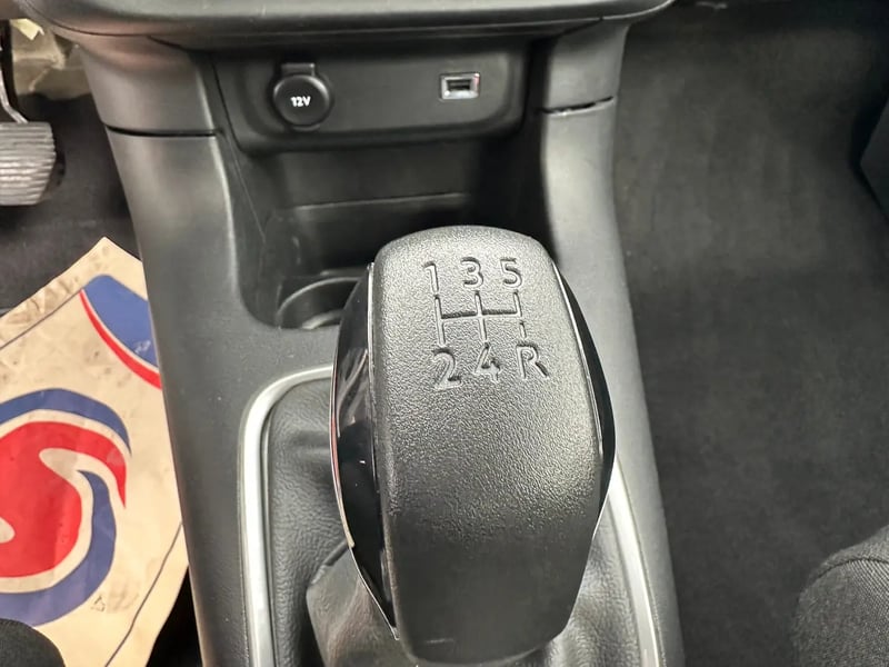 Photo de la voiture CITROEN C3 PureTech 83 S&S BVM5 Shine