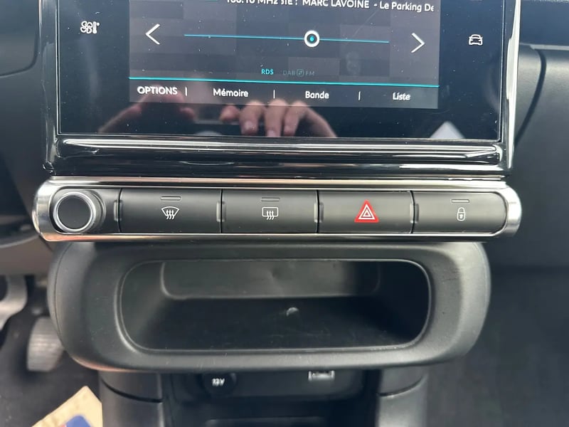 Photo de la voiture CITROEN C3 PureTech 83 S&S BVM5 Shine