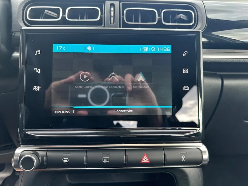 Photo de la voiture CITROEN C3 PureTech 83 S&S BVM5 Shine