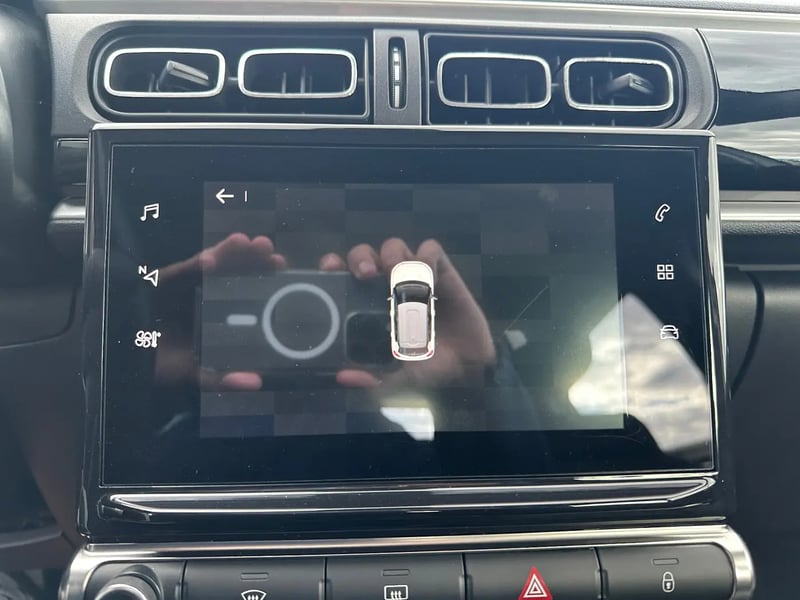 Photo de la voiture CITROEN C3 PureTech 83 S&S BVM5 Shine