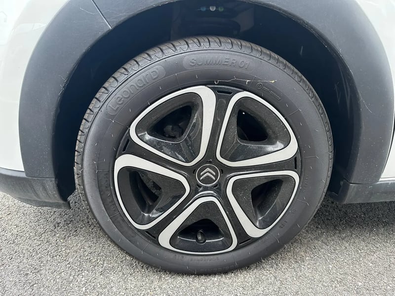 Photo de la voiture CITROEN C3 PureTech 83 S&S BVM5 Shine