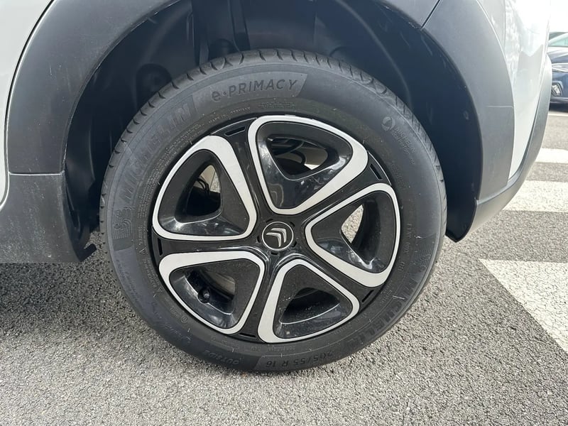 Photo de la voiture CITROEN C3 PureTech 83 S&S BVM5 Shine