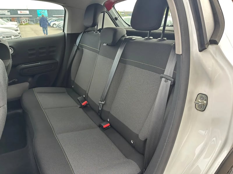 Photo de la voiture CITROEN C3 PureTech 83 S&S BVM5 Shine