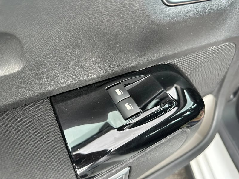 Photo de la voiture CITROEN C3 PureTech 83 S&S BVM5 Shine