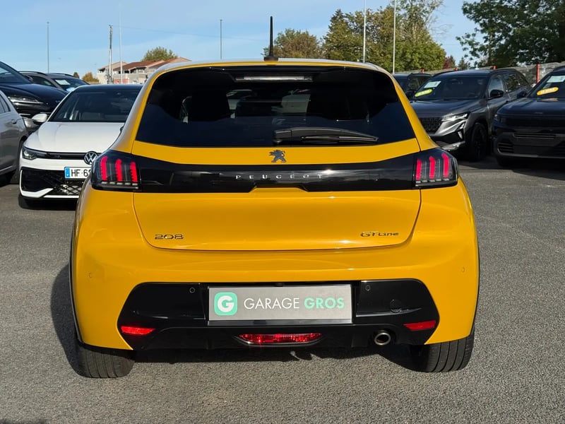 Photo de la voiture PEUGEOT 208 PureTech 100 S&S EAT8 GT Line