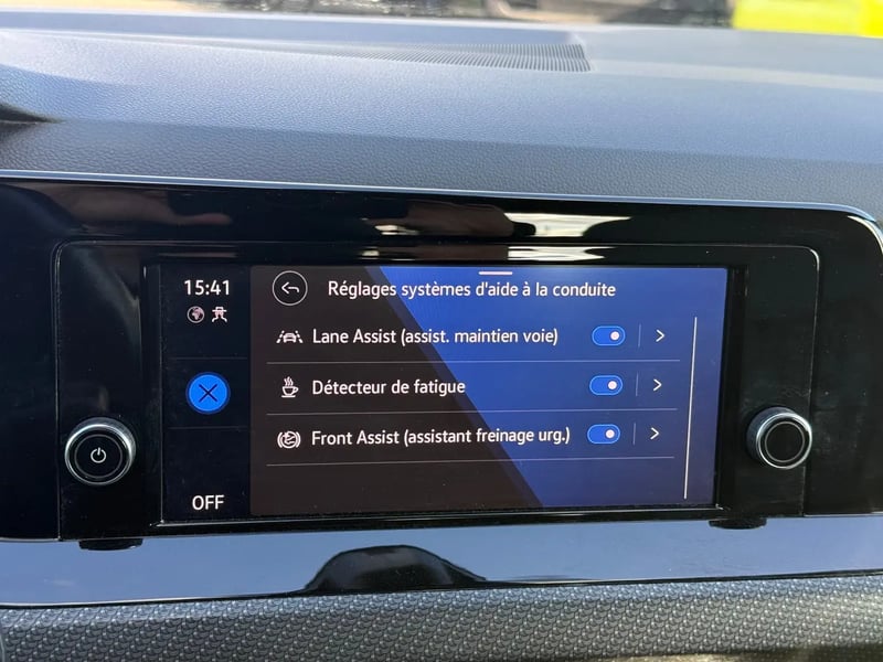 Photo de la voiture VOLKSWAGEN GOLF 1.5 eTSI OPF 130 DSG7 R-Line