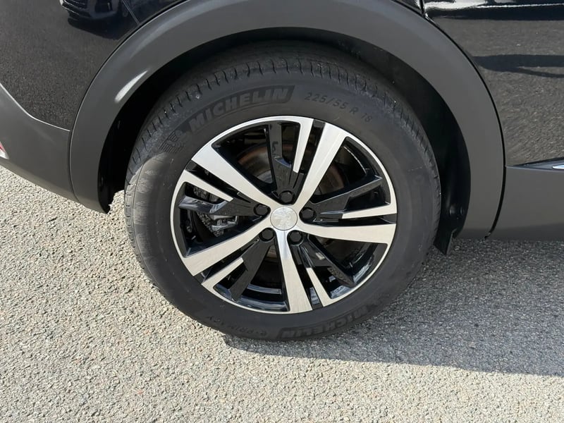 Photo de la voiture PEUGEOT 3008 PureTech 130ch S&S BVM6 GT