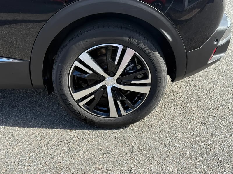 Photo de la voiture PEUGEOT 3008 PureTech 130ch S&S BVM6 GT