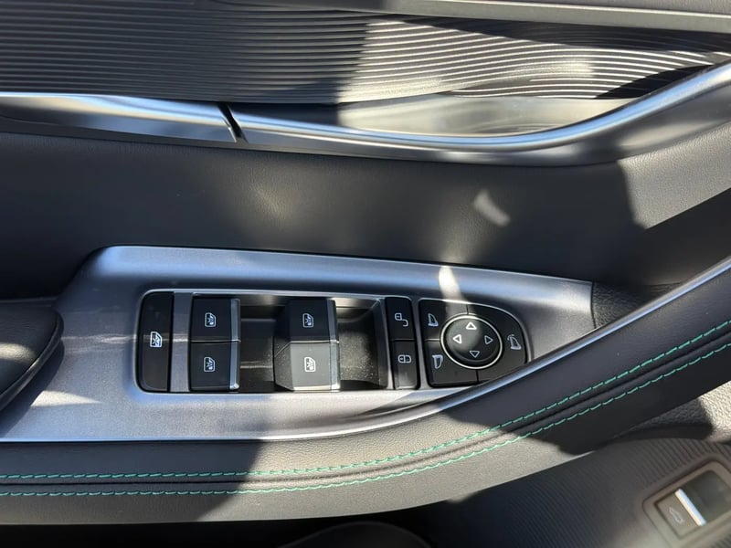 Photo de la voiture BYD SEAL U 1.5l DM-i 324 ch AWD PHEV Design