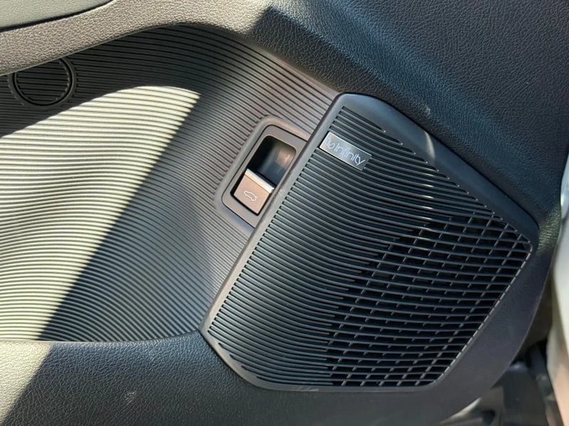 Photo de la voiture BYD SEAL U 1.5l DM-i 324 ch AWD PHEV Design