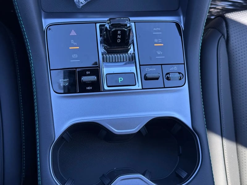 Photo de la voiture BYD SEAL U 1.5l DM-i 324 ch AWD PHEV Design