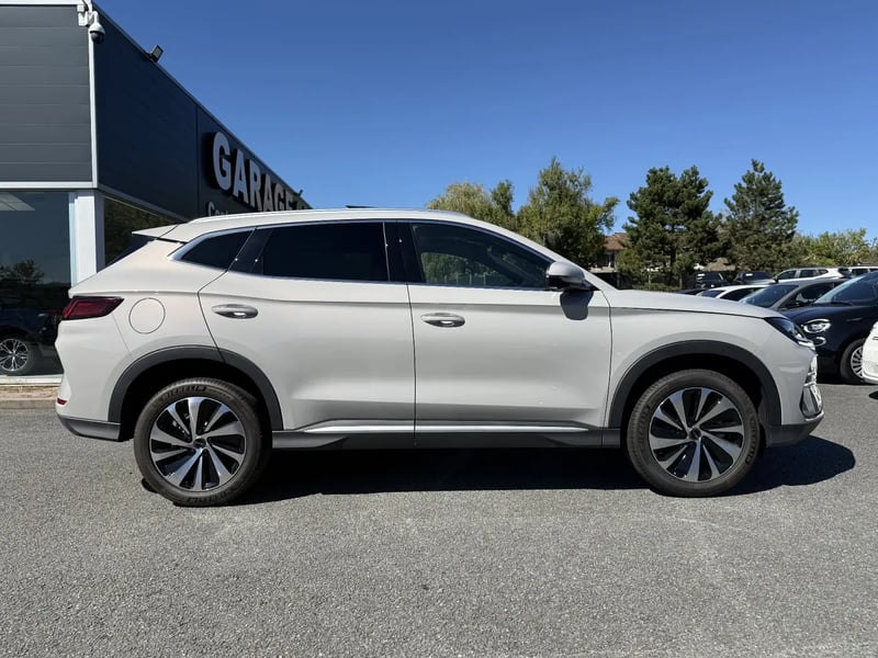 Photo de la voiture BYD SEAL U 1.5l DM-i 324 ch AWD PHEV Design
