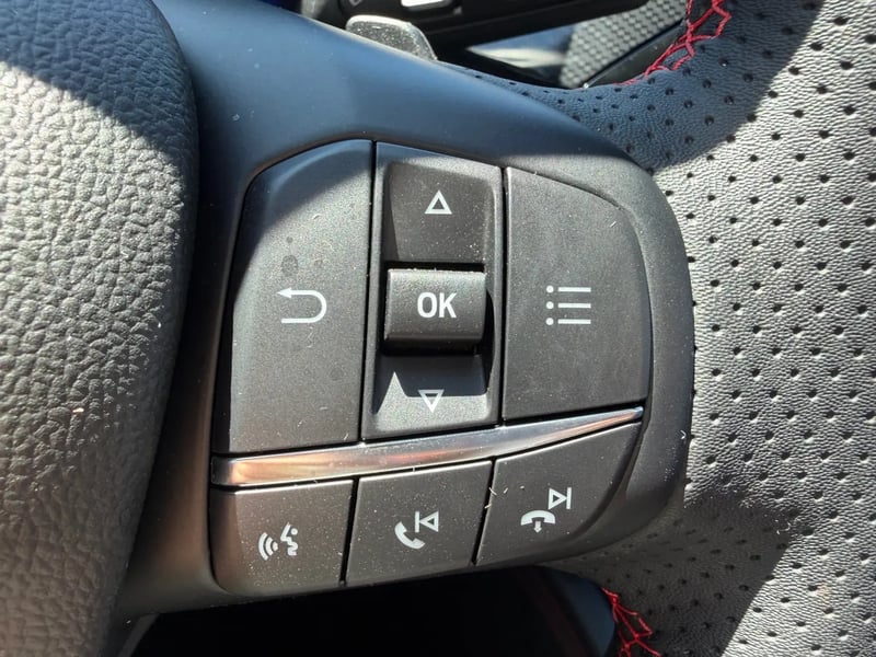 Photo de la voiture FORD KUGA 2.0 TDCi 120 S&S 4x2 Powershift ST-Line