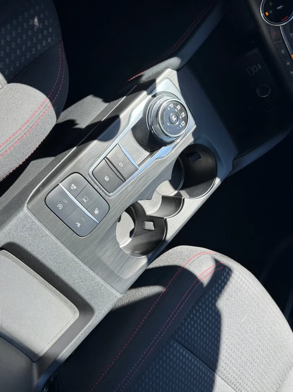 Photo de la voiture FORD KUGA 2.0 TDCi 120 S&S 4x2 Powershift ST-Line