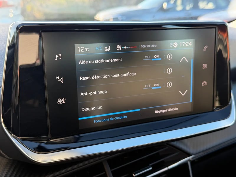 Photo de la voiture PEUGEOT 2008 PureTech 100 S&S BVM6 Active