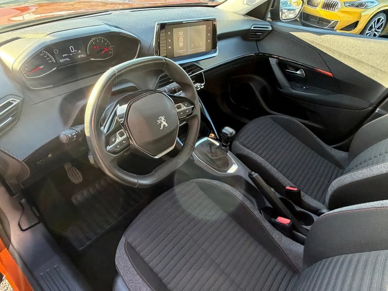 Photo de la voiture PEUGEOT 2008 PureTech 100 S&S BVM6 Active