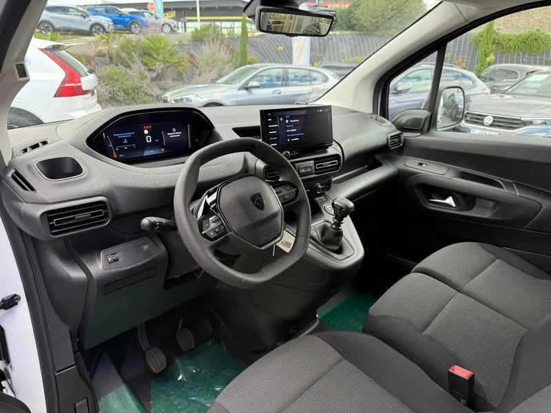 Photo de la voiture PEUGEOT PARTNER FOURGON FGN DIESEL 100 CH M MANUELLE