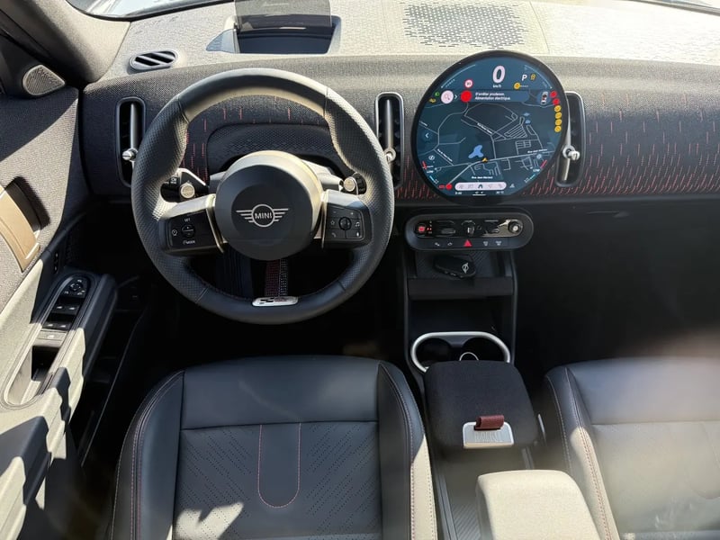 Photo de la voiture MINI COUNTRYMAN U25 170 ch DKG7 C JCW Finition