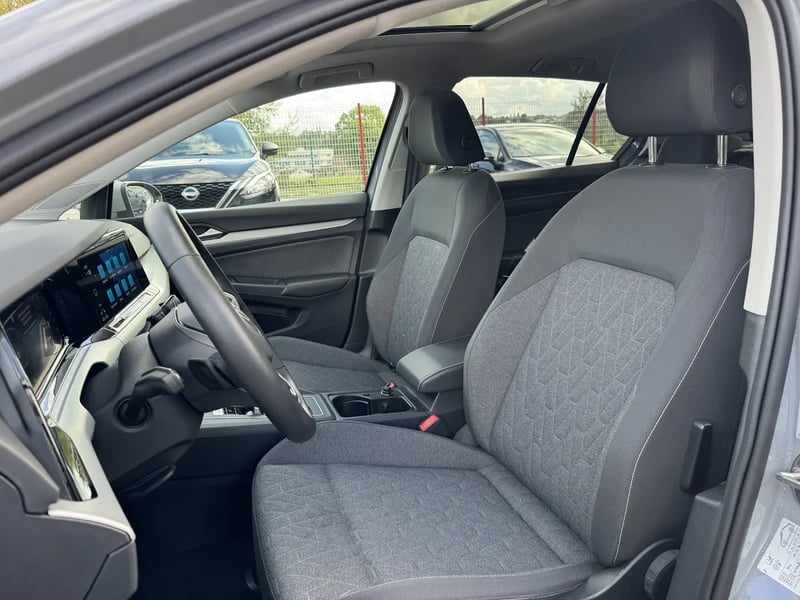 Photo de la voiture VOLKSWAGEN GOLF 2.0 TDI SCR 150 DSG7 Life Plus