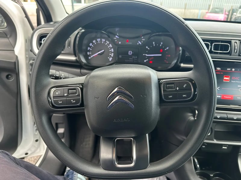 Photo de la voiture CITROEN C3 PureTech 83 S&S BVM5 Shine
