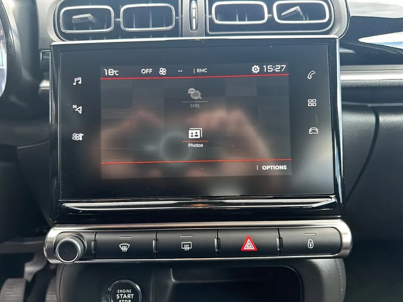Photo de la voiture CITROEN C3 PureTech 83 S&S BVM5 Shine
