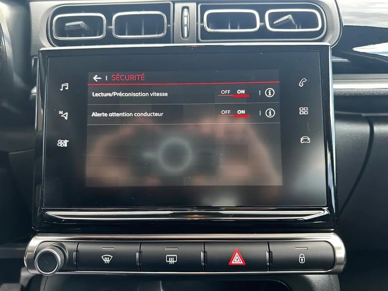 Photo de la voiture CITROEN C3 PureTech 83 S&S BVM5 Shine