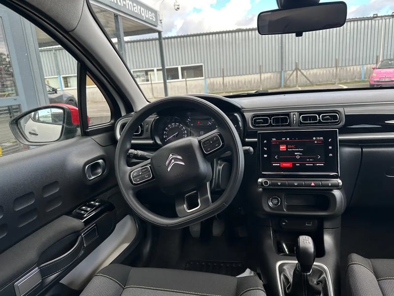 Photo de la voiture CITROEN C3 PureTech 83 S&S BVM5 Shine