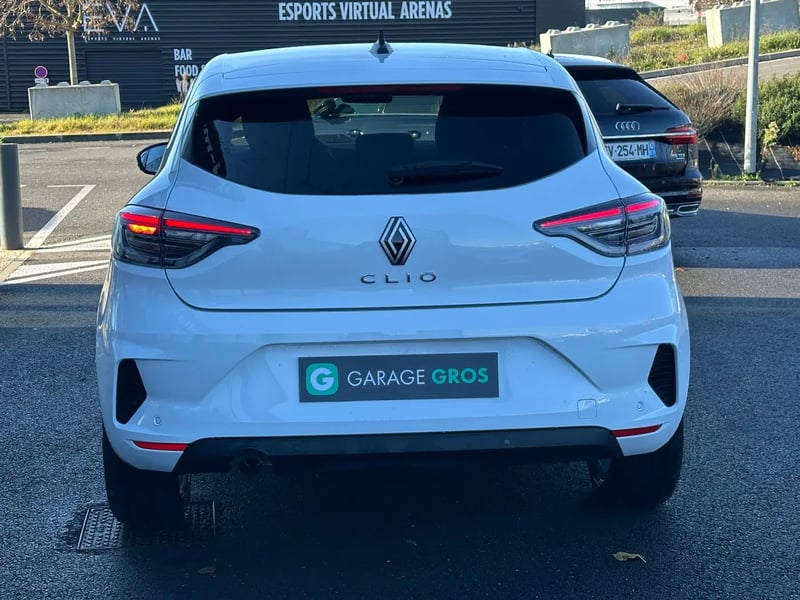 Photo de la voiture RENAULT CLIO V TCe 90 X-Tronic Evolution