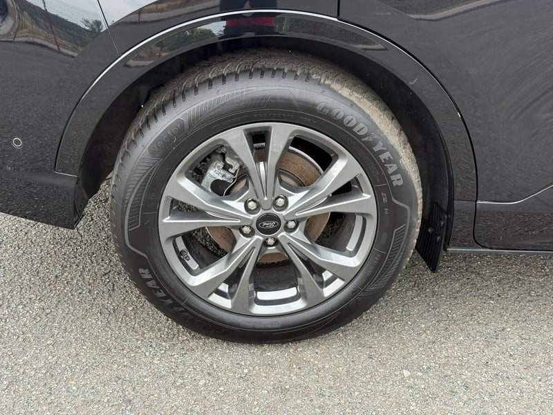 Photo de la voiture FORD KUGA 2.0 EcoBlue 120 S&S BVA8 ST-Line X - 5P