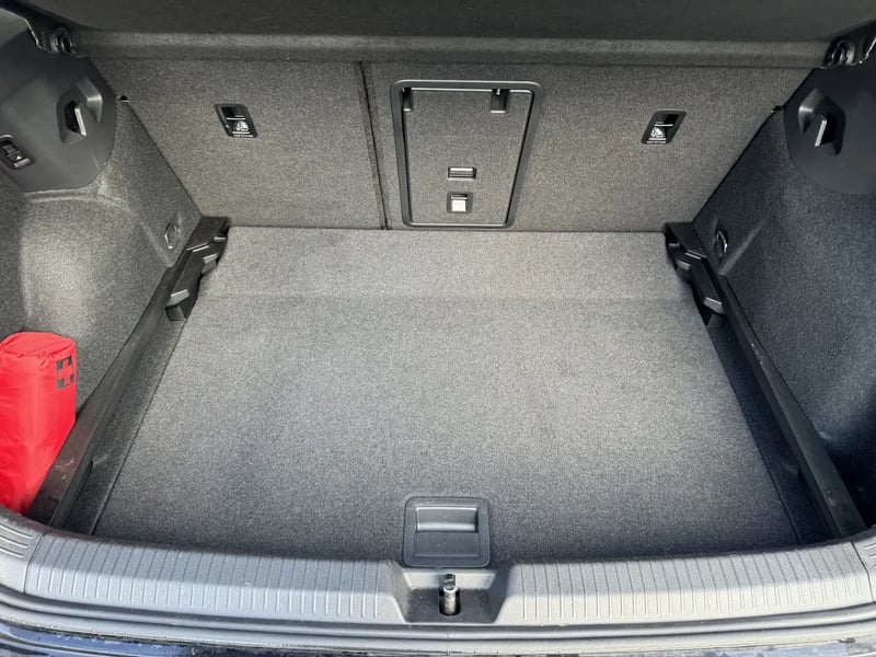 Photo de la voiture VOLKSWAGEN GOLF 2.0 TDI SCR 150 DSG7 Life Plus